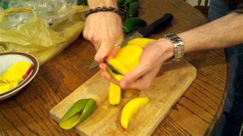 Apr 23, 2015 · More From Country Living. Then line one half up with the edge of a glass and slide it down, making sure the peel side stays on the outside. The peel-less half ends up in the glass, ready for you to enjoy! Watch the full tutorial below: Watch on. (h/t Refinery 29)